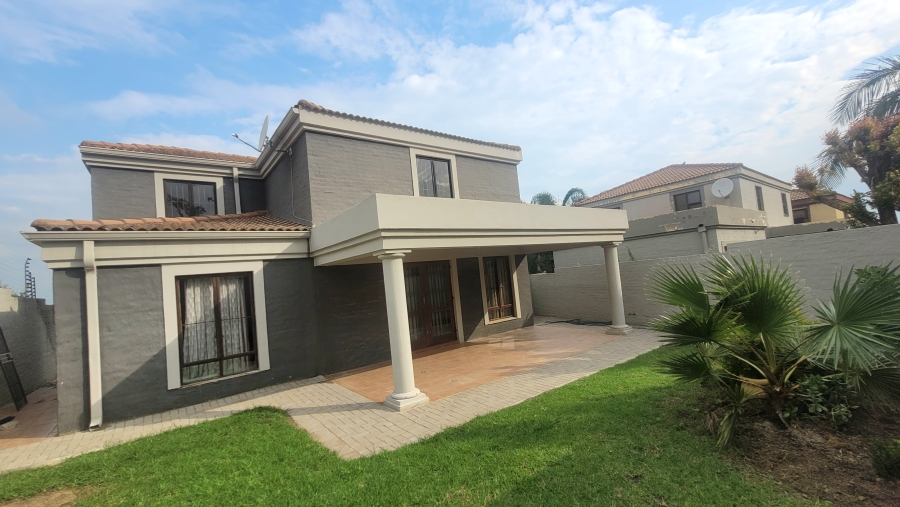 To Let 3 Bedroom Property for Rent in Halfway Gardens Gauteng