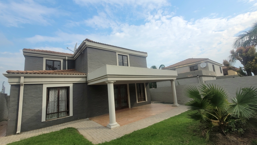 To Let 3 Bedroom Property for Rent in Halfway Gardens Gauteng