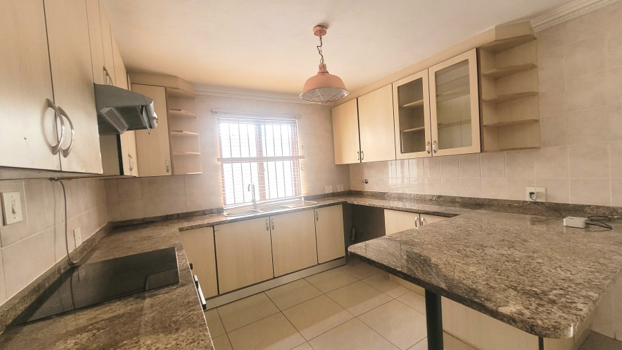 To Let 3 Bedroom Property for Rent in Halfway Gardens Gauteng