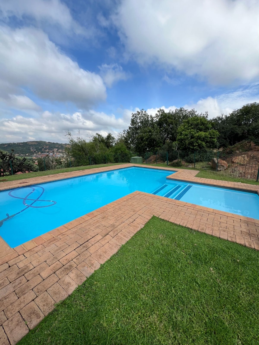 2 Bedroom Property for Sale in Bassonia Rock Gauteng