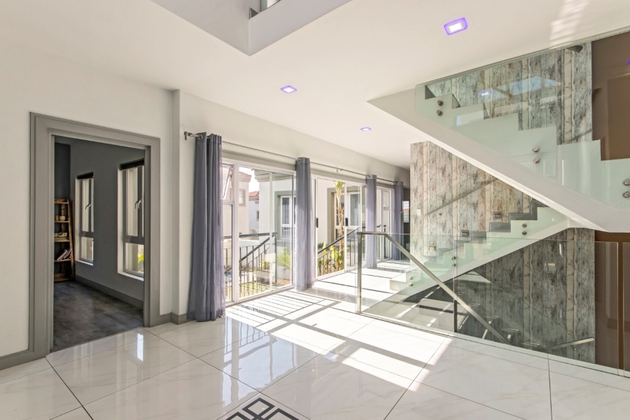 To Let 4 Bedroom Property for Rent in Hyde Park Gauteng