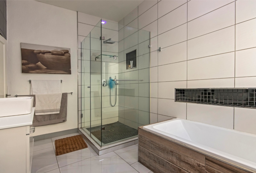 To Let 4 Bedroom Property for Rent in Hyde Park Gauteng