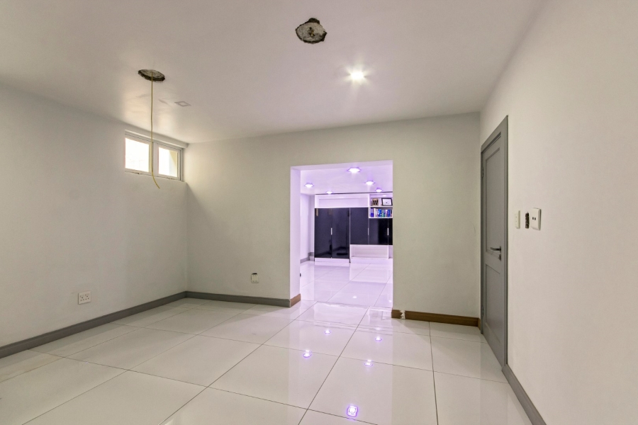 To Let 4 Bedroom Property for Rent in Hyde Park Gauteng