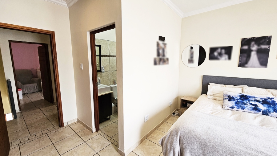 2 Bedroom Property for Sale in Pretorius Park Gauteng