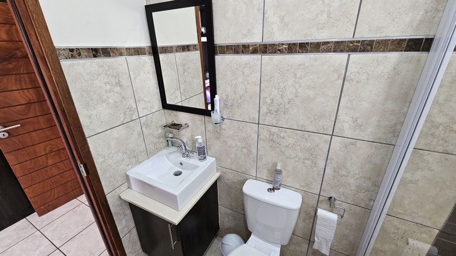 2 Bedroom Property for Sale in Pretorius Park Gauteng