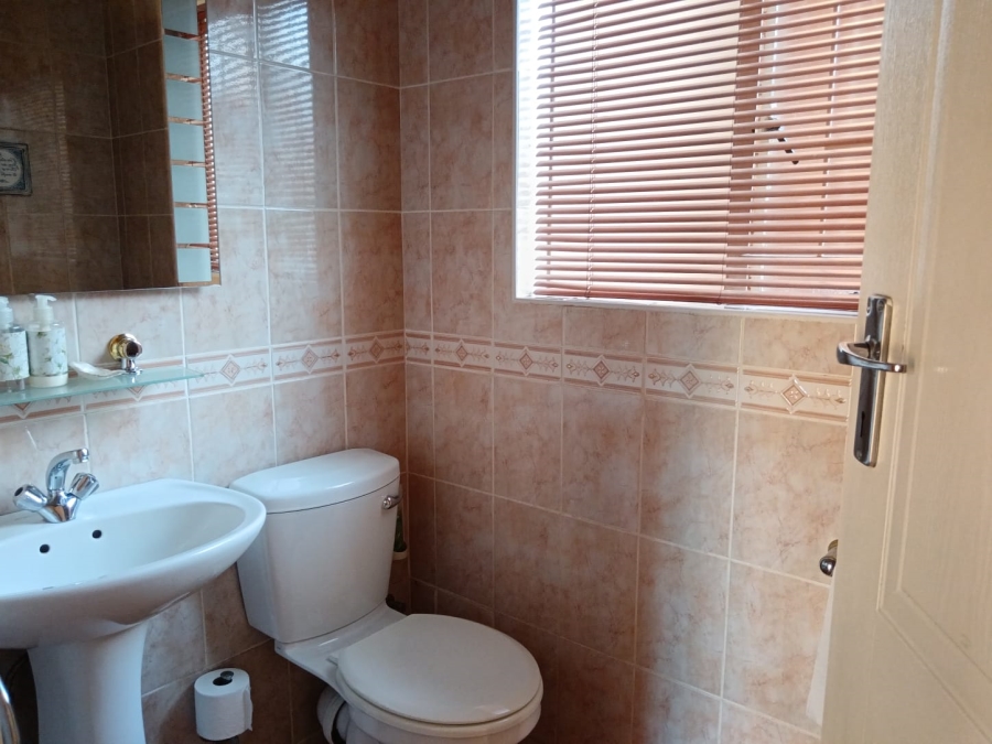 4 Bedroom Property for Sale in Amberfield Gauteng