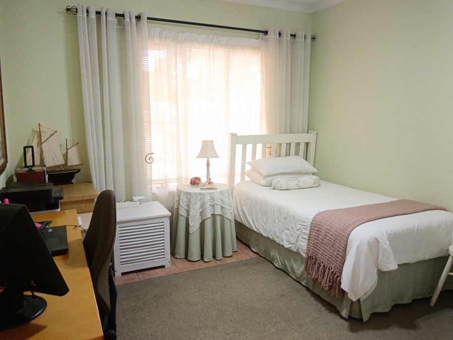 4 Bedroom Property for Sale in Amberfield Gauteng