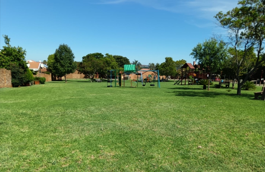 4 Bedroom Property for Sale in Amberfield Gauteng