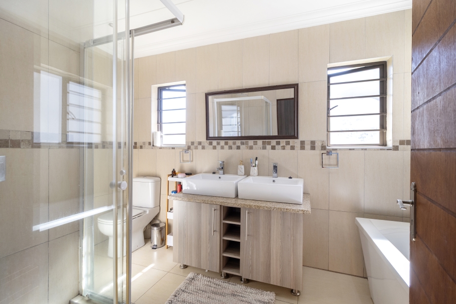 3 Bedroom Property for Sale in Bergtuin Gauteng