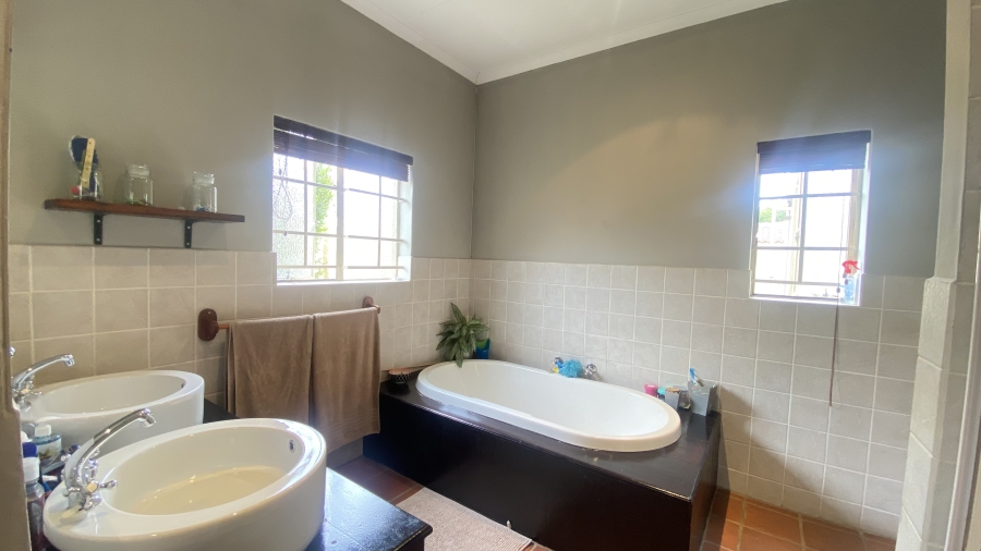 To Let 3 Bedroom Property for Rent in Faerie Glen Gauteng