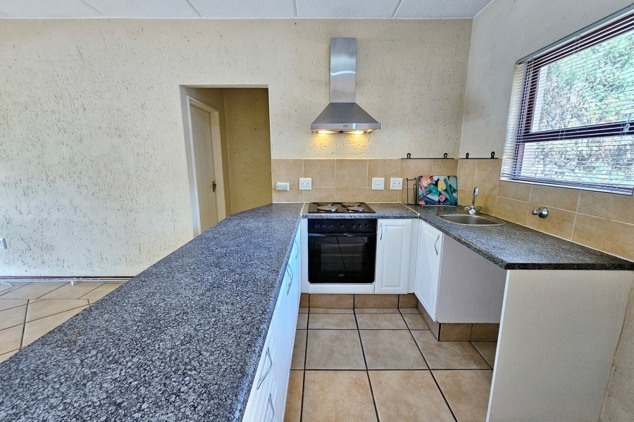 1 Bedroom Property for Sale in Paulshof Gauteng