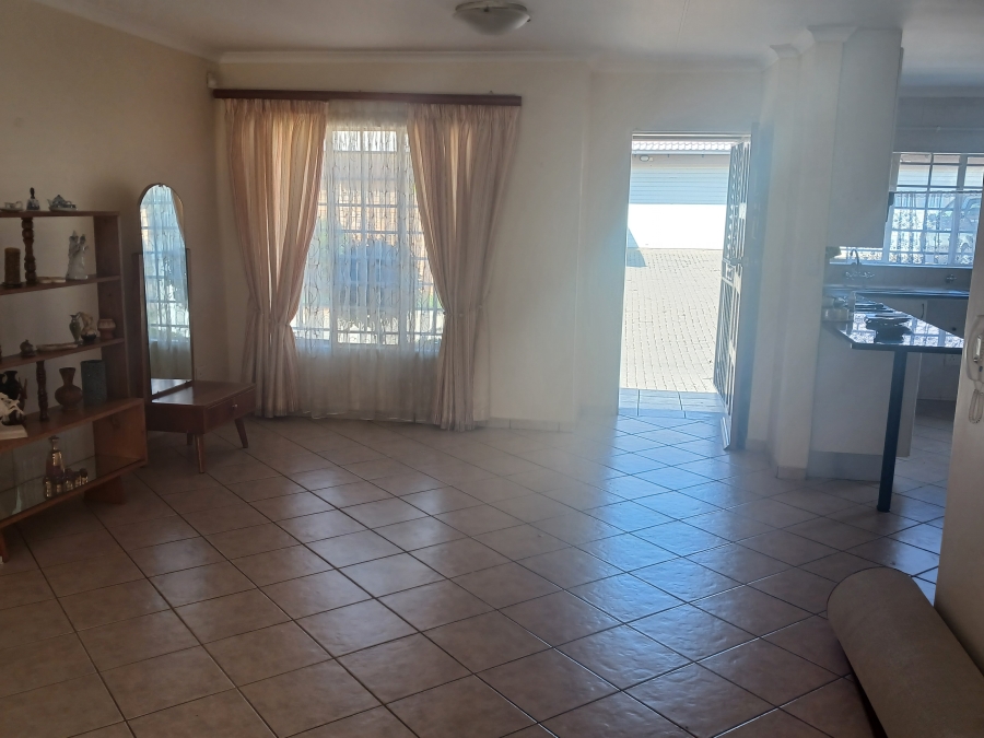 2 Bedroom Property for Sale in Rooihuiskraal North Gauteng