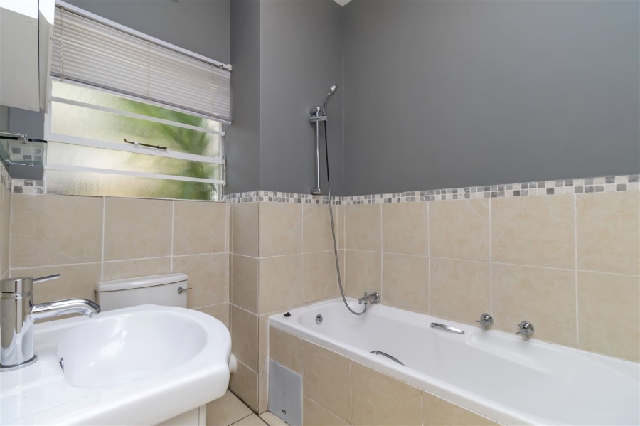 2 Bedroom Property for Sale in Bryanston Gauteng