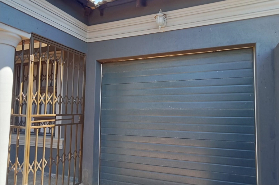 2 Bedroom Property for Sale in Thulani Gauteng