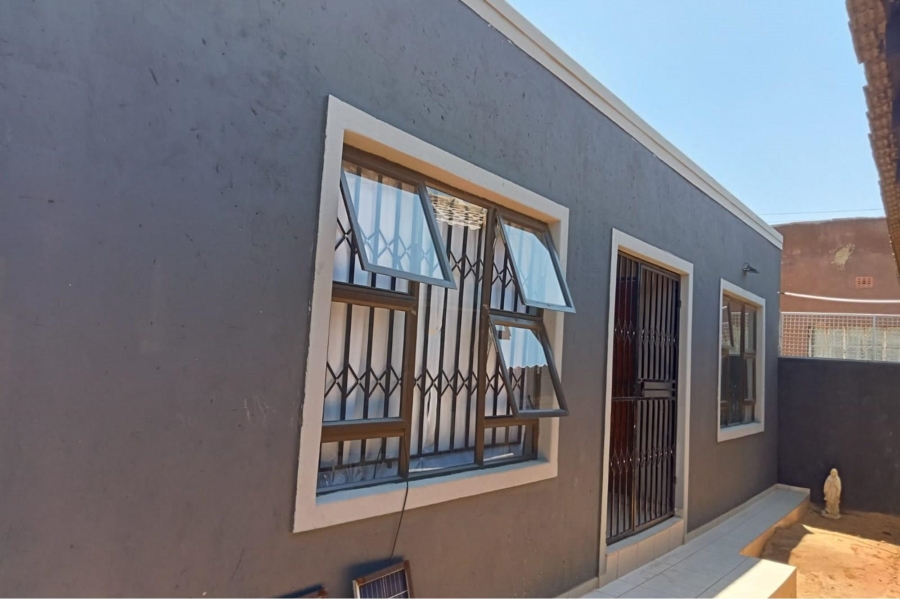 2 Bedroom Property for Sale in Thulani Gauteng