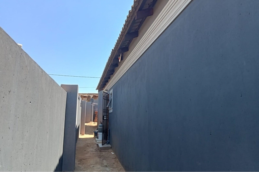 2 Bedroom Property for Sale in Thulani Gauteng