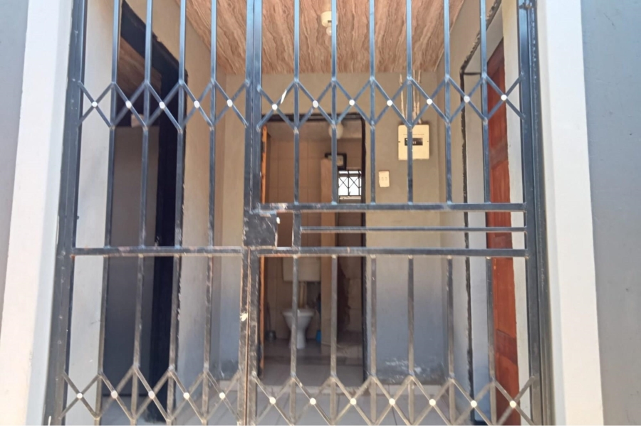 2 Bedroom Property for Sale in Thulani Gauteng