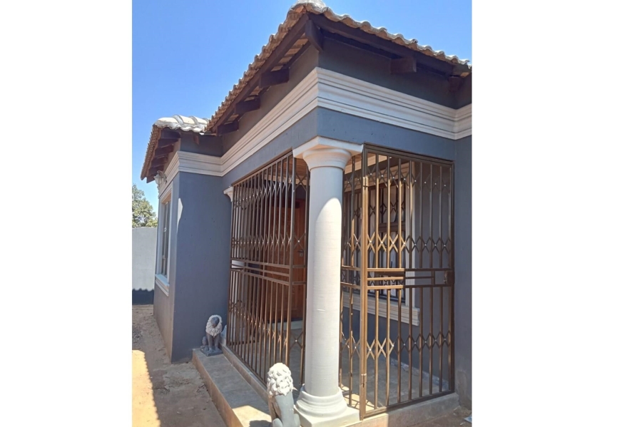 2 Bedroom Property for Sale in Thulani Gauteng