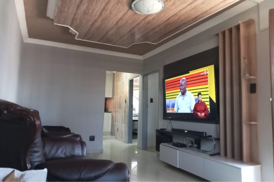 2 Bedroom Property for Sale in Thulani Gauteng