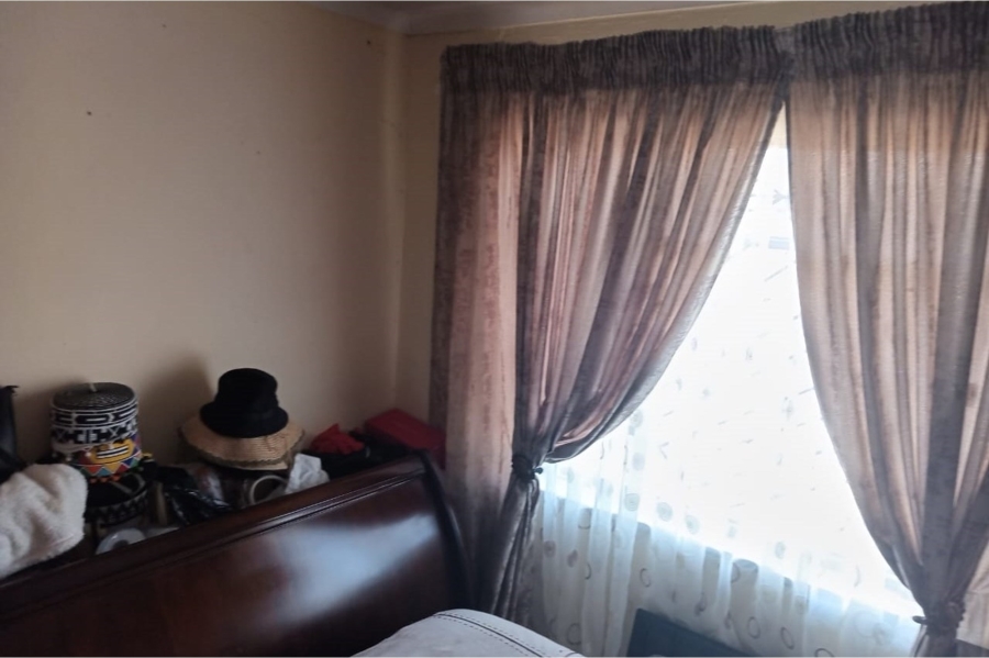 2 Bedroom Property for Sale in Moletsane Gauteng