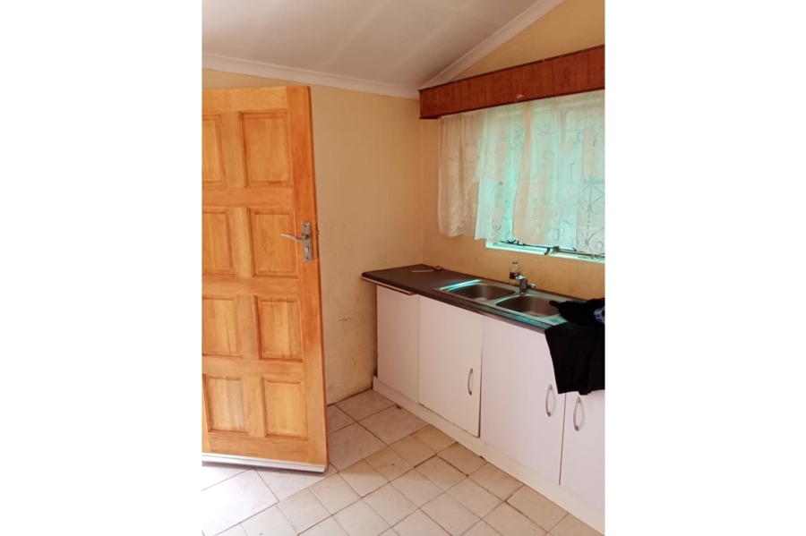 2 Bedroom Property for Sale in Moletsane Gauteng