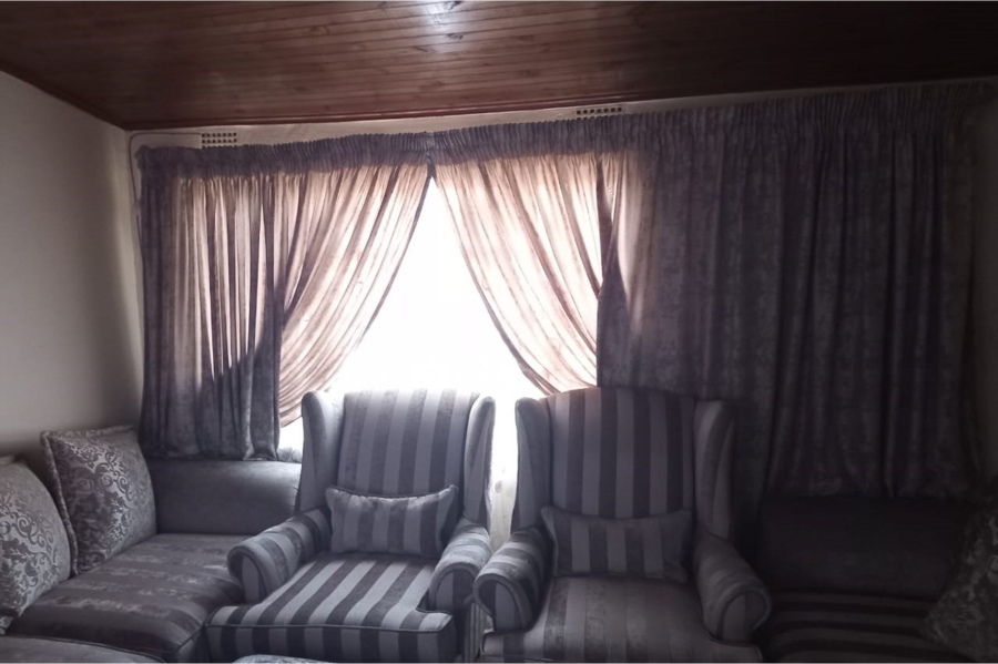 2 Bedroom Property for Sale in Moletsane Gauteng