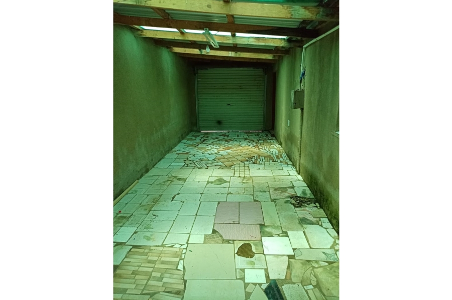 2 Bedroom Property for Sale in Moletsane Gauteng