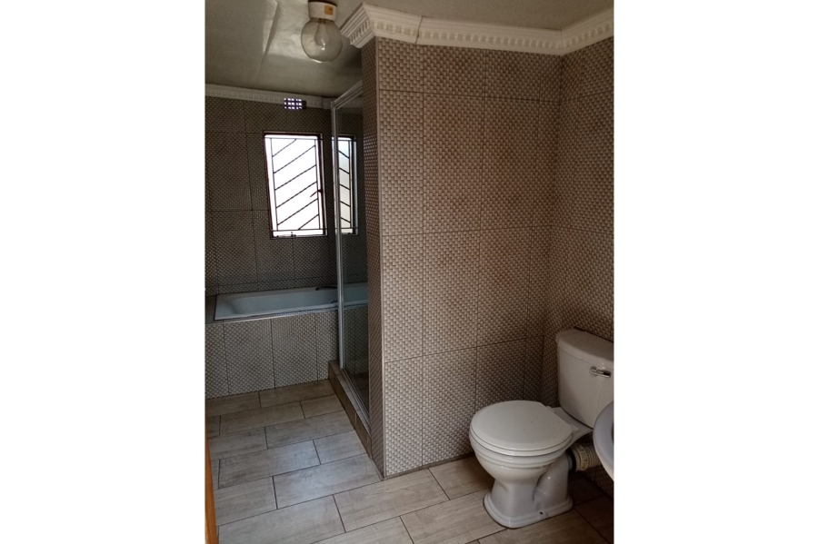 2 Bedroom Property for Sale in Moletsane Gauteng