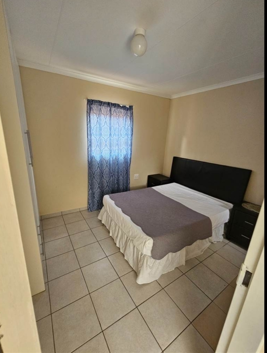 To Let 1 Bedroom Property for Rent in Douglasdale Gauteng