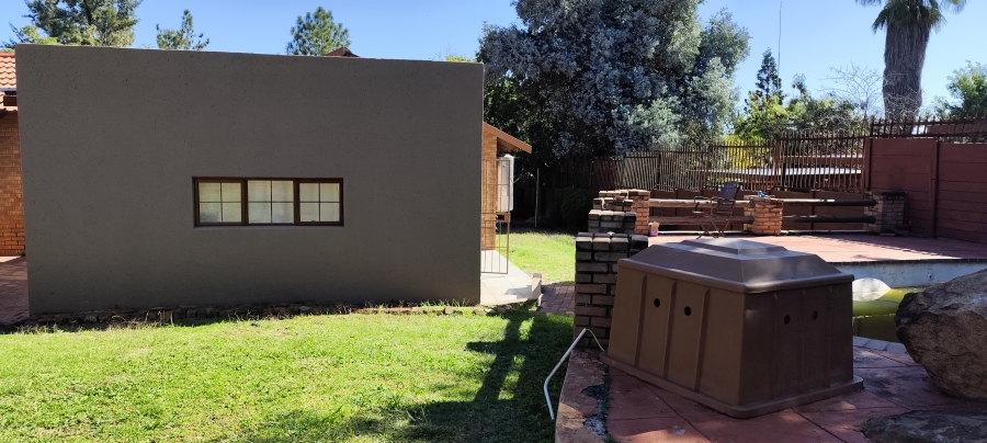 To Let 1 Bedroom Property for Rent in Douglasdale Gauteng