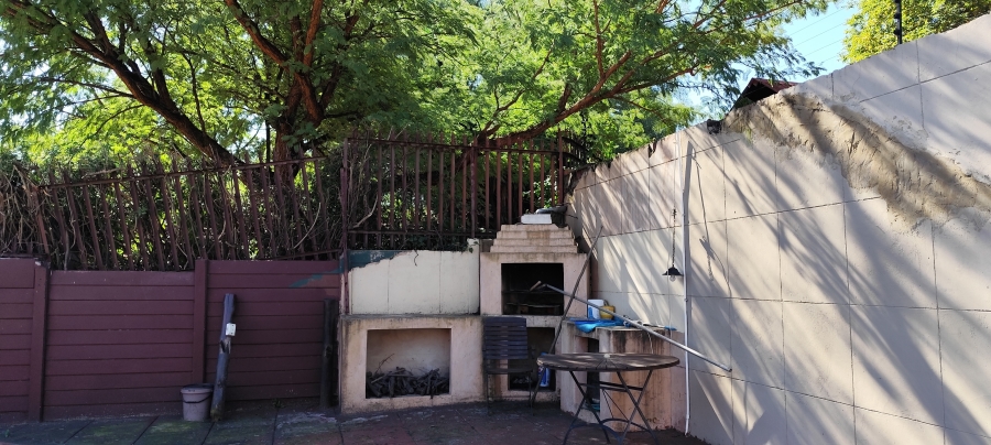 To Let 1 Bedroom Property for Rent in Douglasdale Gauteng