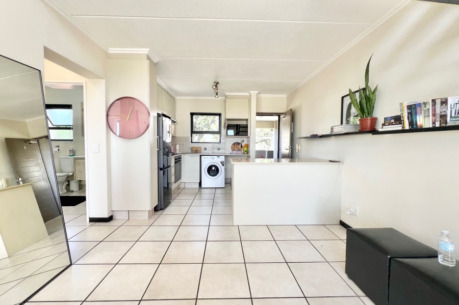 1 Bedroom Property for Sale in Bryanston Gauteng