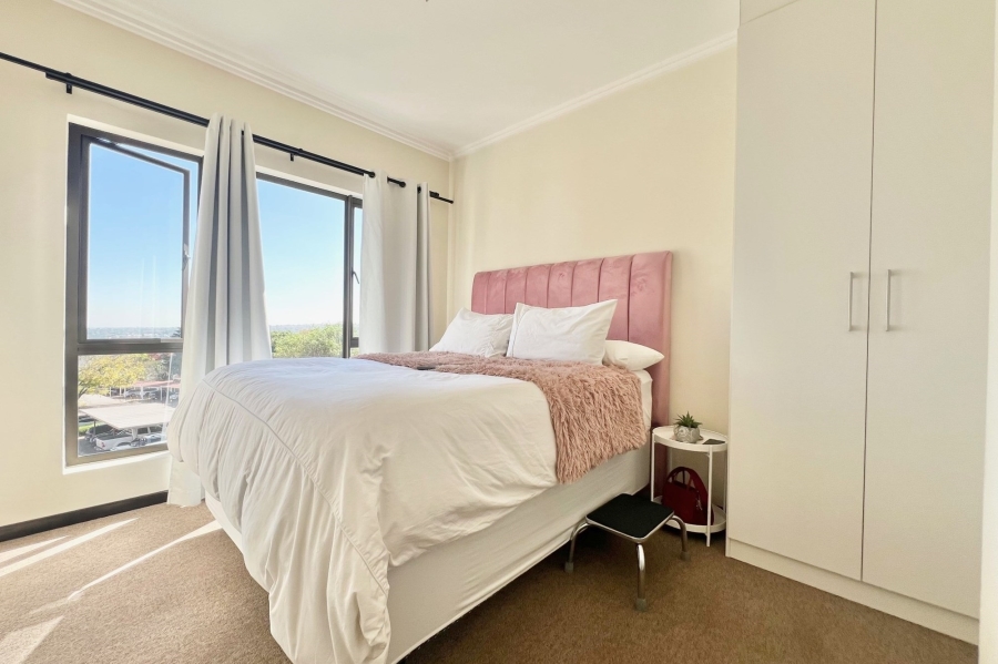 1 Bedroom Property for Sale in Bryanston Gauteng