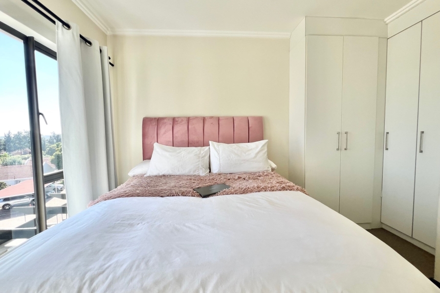 1 Bedroom Property for Sale in Bryanston Gauteng