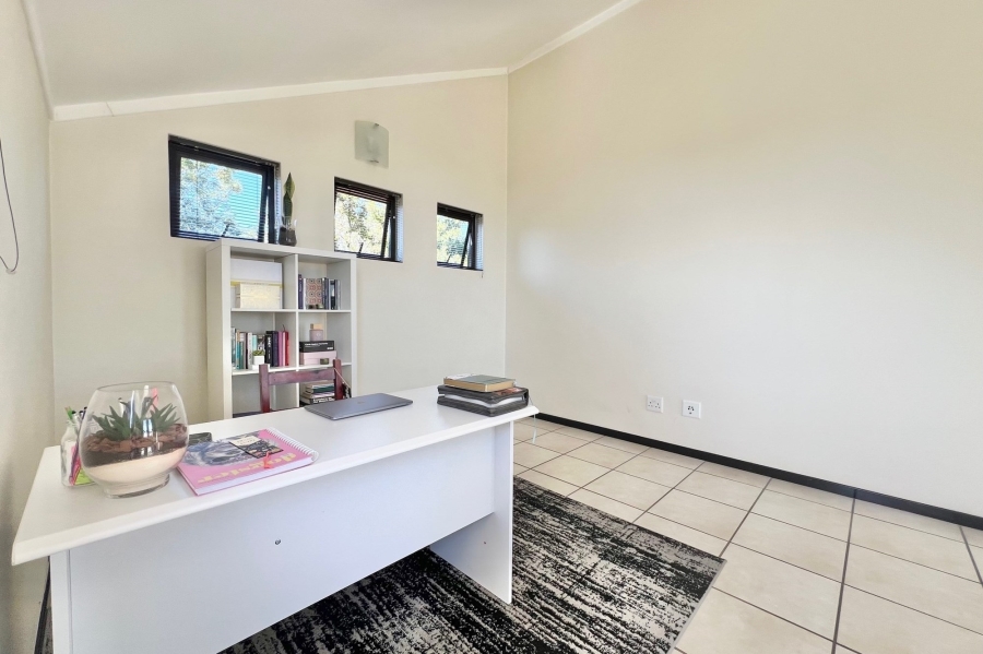 1 Bedroom Property for Sale in Bryanston Gauteng
