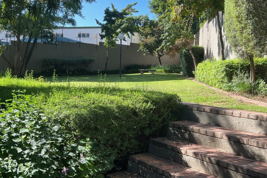 1 Bedroom Property for Sale in Bryanston Gauteng