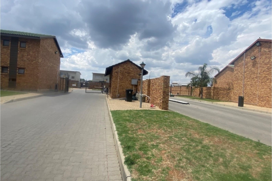2 Bedroom Property for Sale in Witfield Gauteng