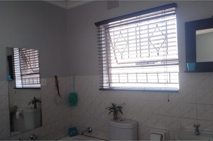 3 Bedroom Property for Sale in Zakariyya Park Gauteng