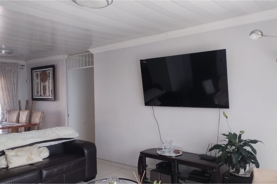 3 Bedroom Property for Sale in Zakariyya Park Gauteng