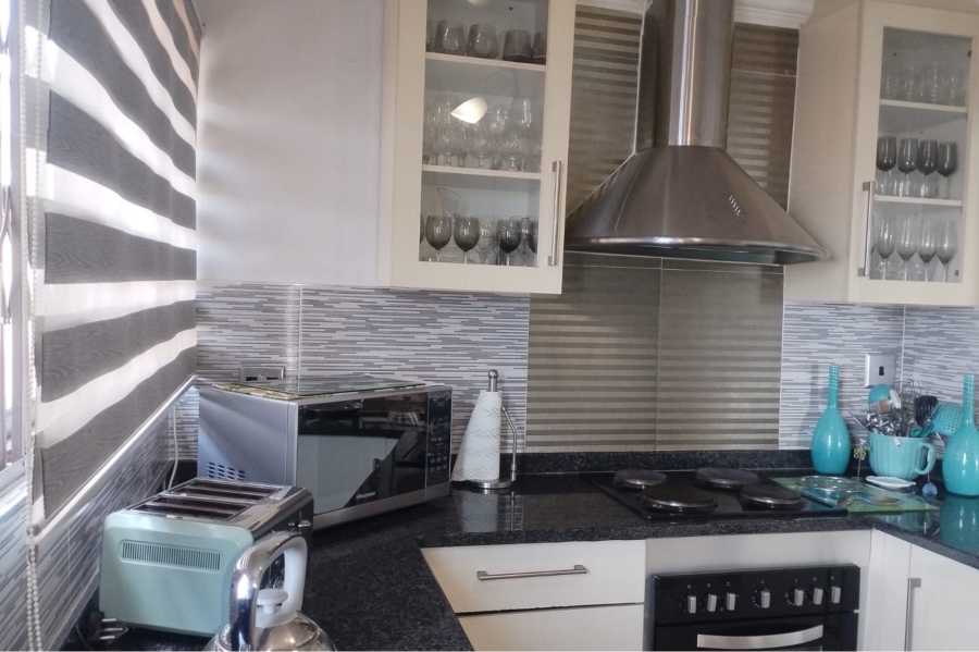 3 Bedroom Property for Sale in Zakariyya Park Gauteng