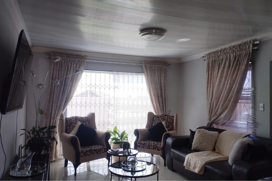 3 Bedroom Property for Sale in Zakariyya Park Gauteng