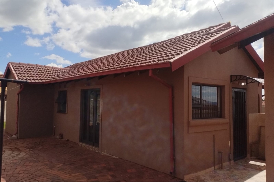 3 Bedroom Property for Sale in Zakariyya Park Gauteng