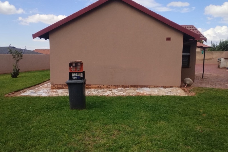 3 Bedroom Property for Sale in Zakariyya Park Gauteng