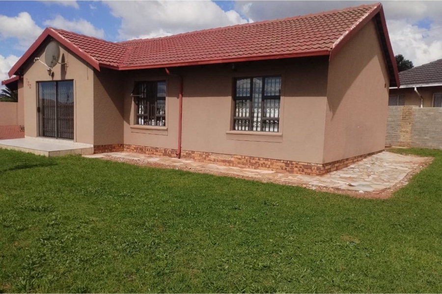 3 Bedroom Property for Sale in Zakariyya Park Gauteng