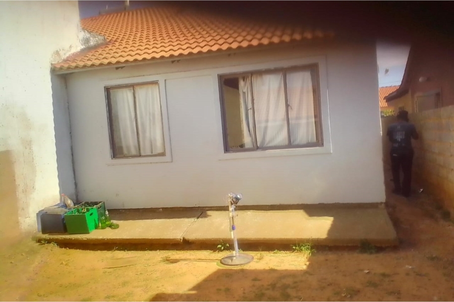 2 Bedroom Property for Sale in Lufhereng Gauteng