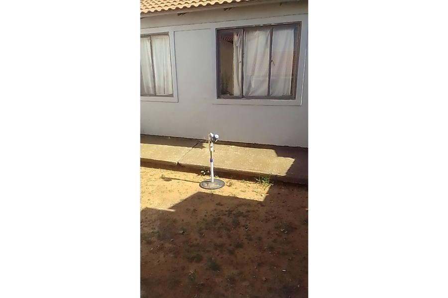 2 Bedroom Property for Sale in Lufhereng Gauteng