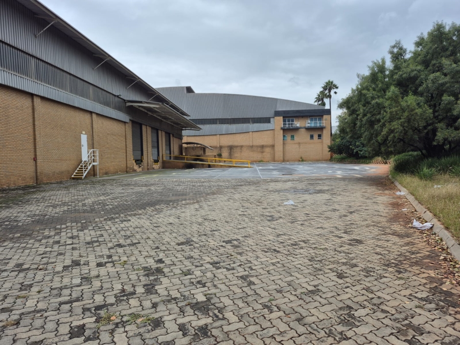 To Let commercial Property for Rent in Longmeadow Gauteng