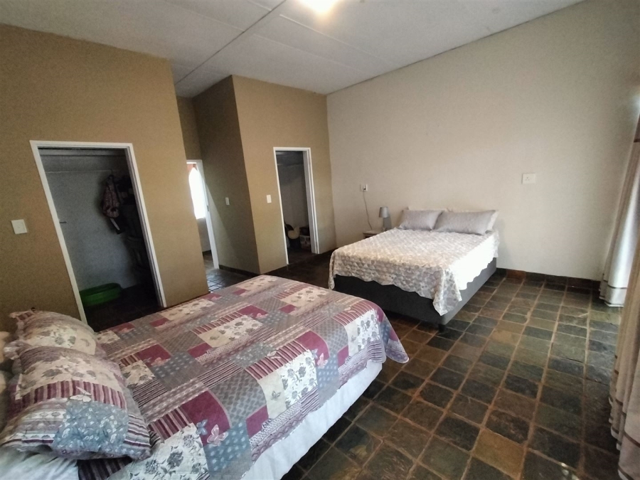5 Bedroom Property for Sale in Patryshoek A H Gauteng