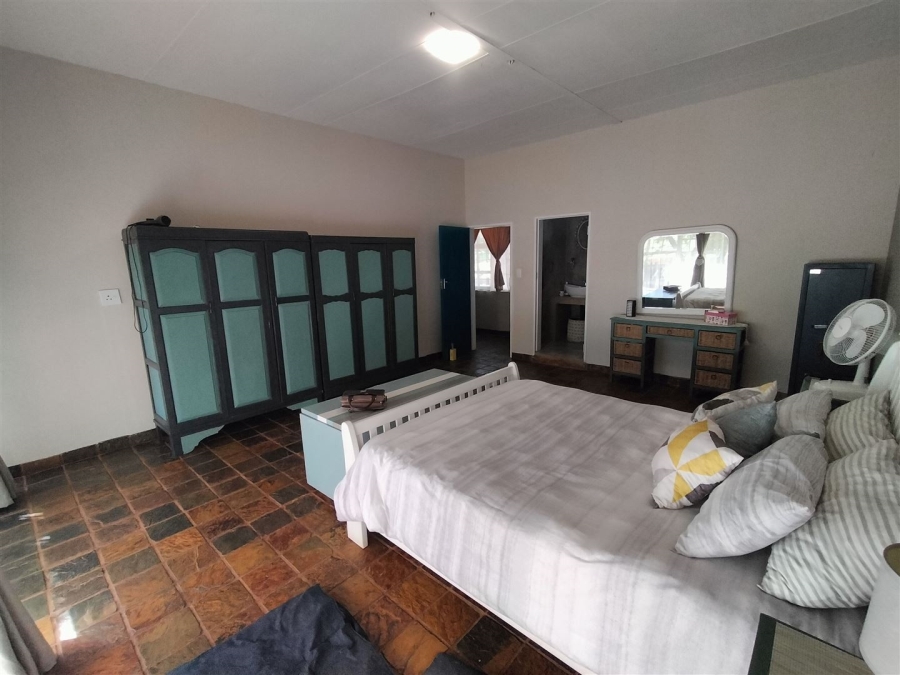 5 Bedroom Property for Sale in Patryshoek A H Gauteng