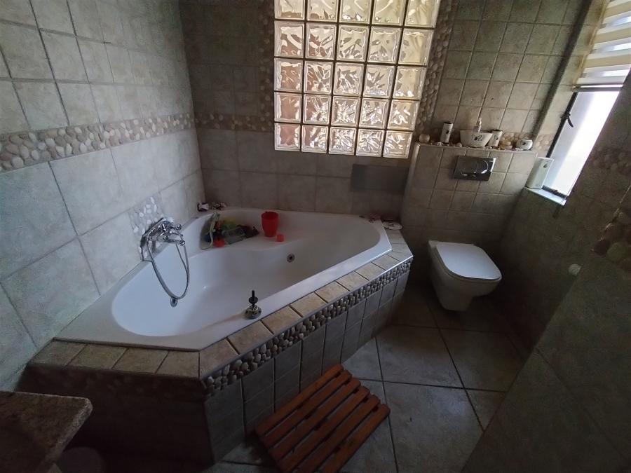 4 Bedroom Property for Sale in Pretoria North Gauteng